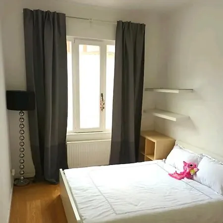 Beautiful 2 Bedroom Apartment In Place Flagey Bxl Brussels Exterior photo